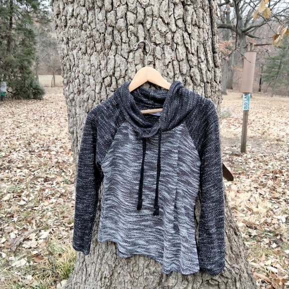 KEREN hart Tops - ⬇️ Price Drop!  ⬇️Keren Hart Jersey Knit Hoodie in size L